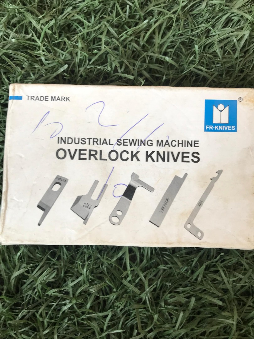 Overlock knives